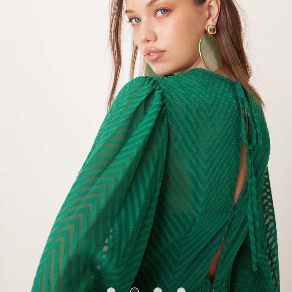ASOS DESIGN green tie back fluted sleeve pleated chevron chiffon midi dress. - Picture 2 of 9